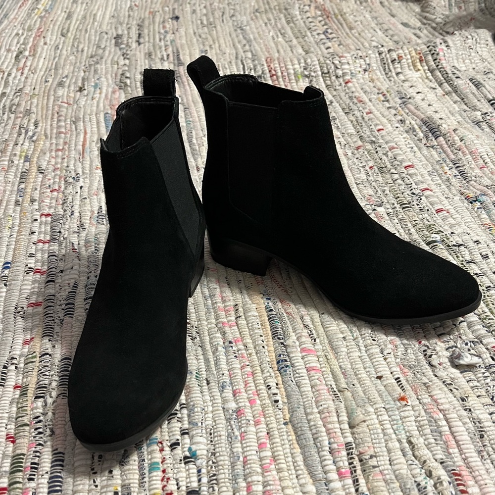 New Steve Madden Suede Booties